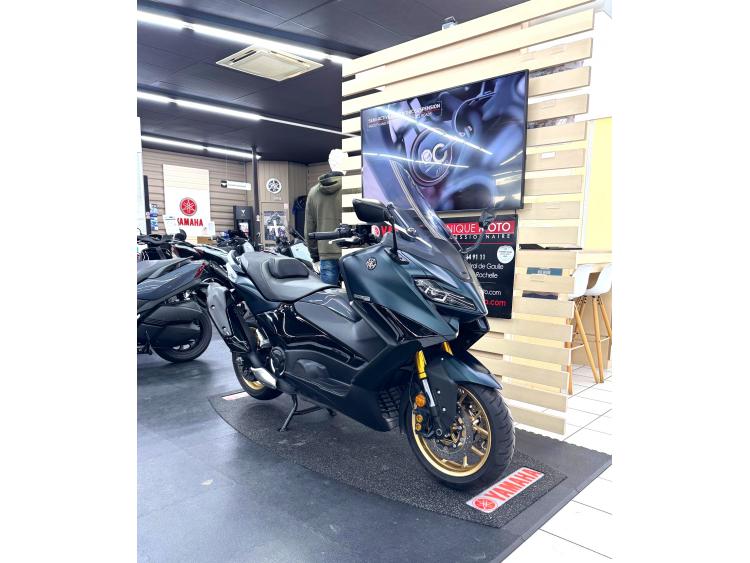YAMAHA TMAX 560 TECHMAX 1ERE MAIN 2024 DARK PETROL GARANTIE 2026