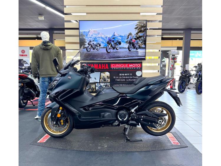 YAMAHA TMAX 560 TECHMAX 1ERE MAIN 2024 DARK PETROL GARANTIE 2026