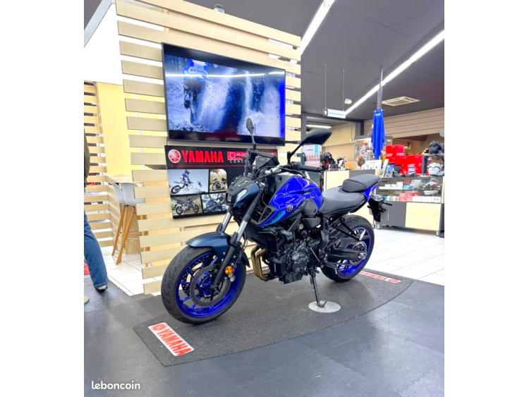 YAMAHA MT07 1ERE MAIN 2024 GARANTIE CONSTRUCTEUR