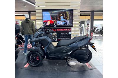 YAMAHA TRICITY 300