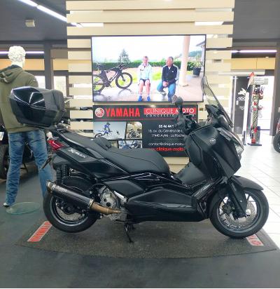 YAMAHA XMAX 300 Tech Max