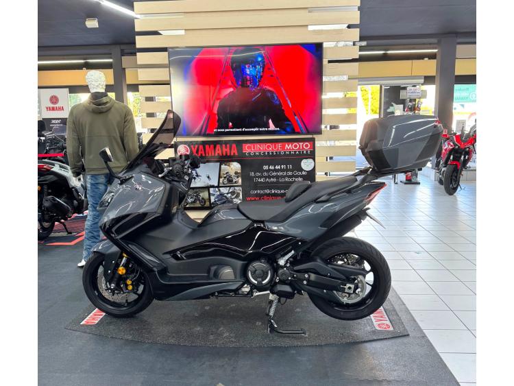 YAMAHA TMAX 560 TECH MAX 1ERE MAIN GARANTIE