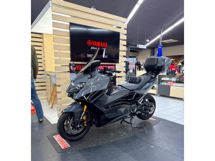 YAMAHA TMAX 560 TECH MAX 1ERE MAIN GARANTIE