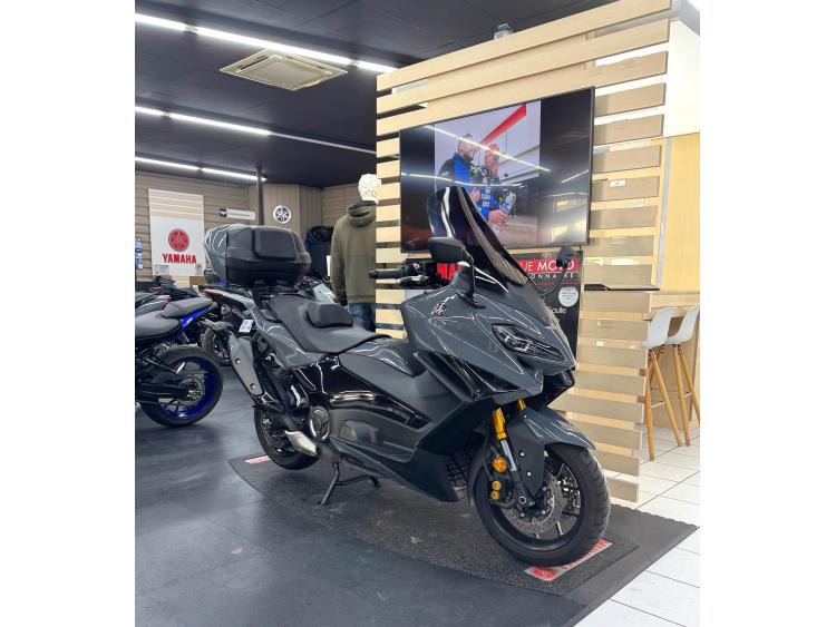 YAMAHA TMAX 560 TECH MAX 1ERE MAIN GARANTIE