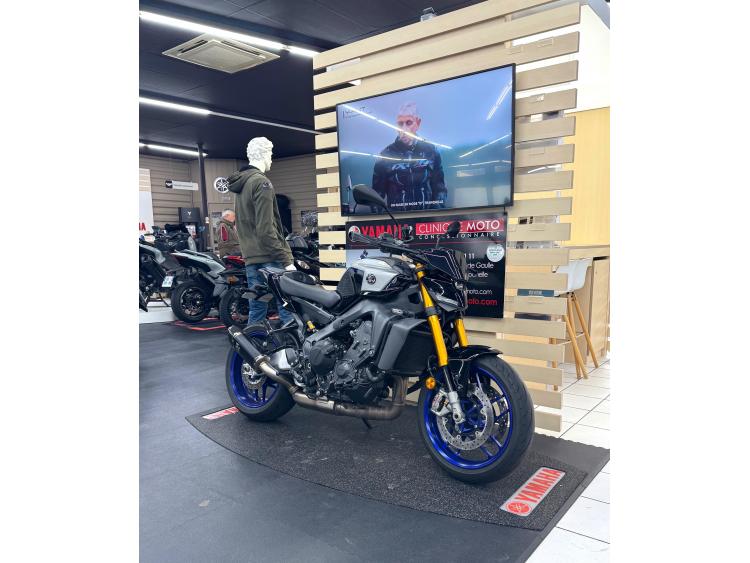 YAMAHA MT09 SP A2 AKRAPOVIC 1ERE MAIN GARANTIE 08/2026