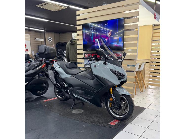 YAMAHA TMAX 560 TECH MAX 2025 GARANTIE CONSTRUCTEUR 2030